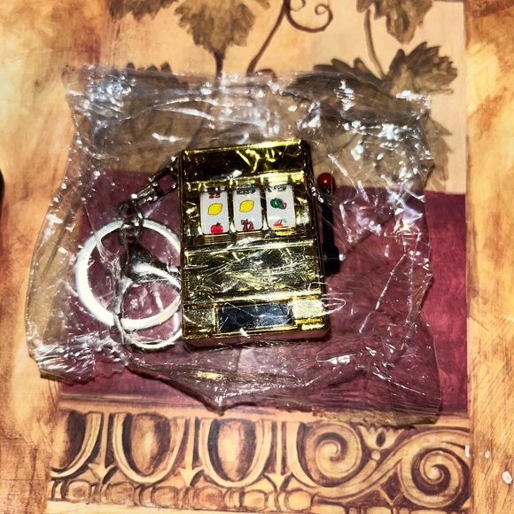 Slot  🎰 keychain - Picture 1 of 5